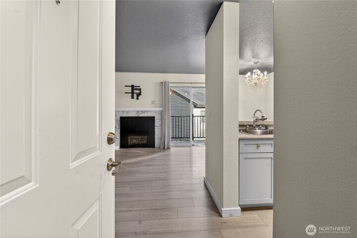 Property Photo: 9805 Avondale Road NE S252 WA 98052