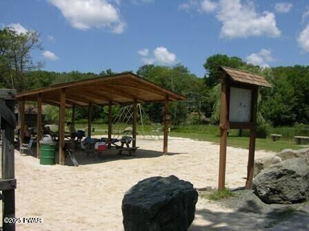 Property Photo:  214 Mapleridge Drive  PA 18428 