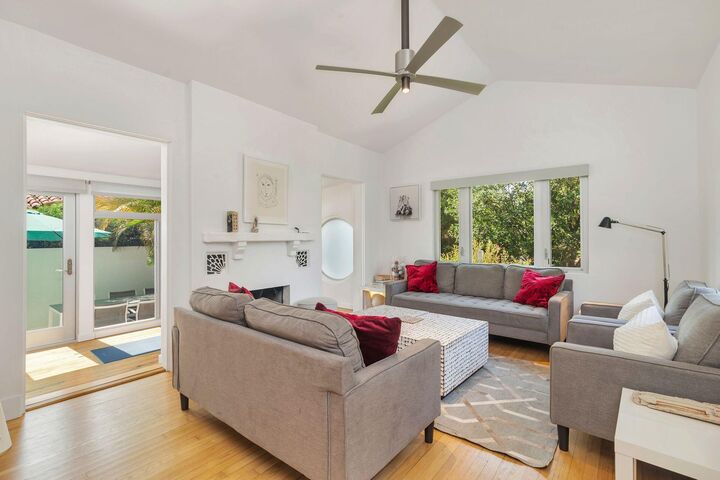 Property Photo: 711 Ardmore Road FL 33401