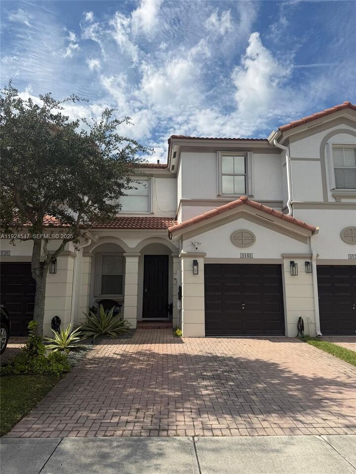 Property Photo: 8148 NW 108th Ct FL 33178