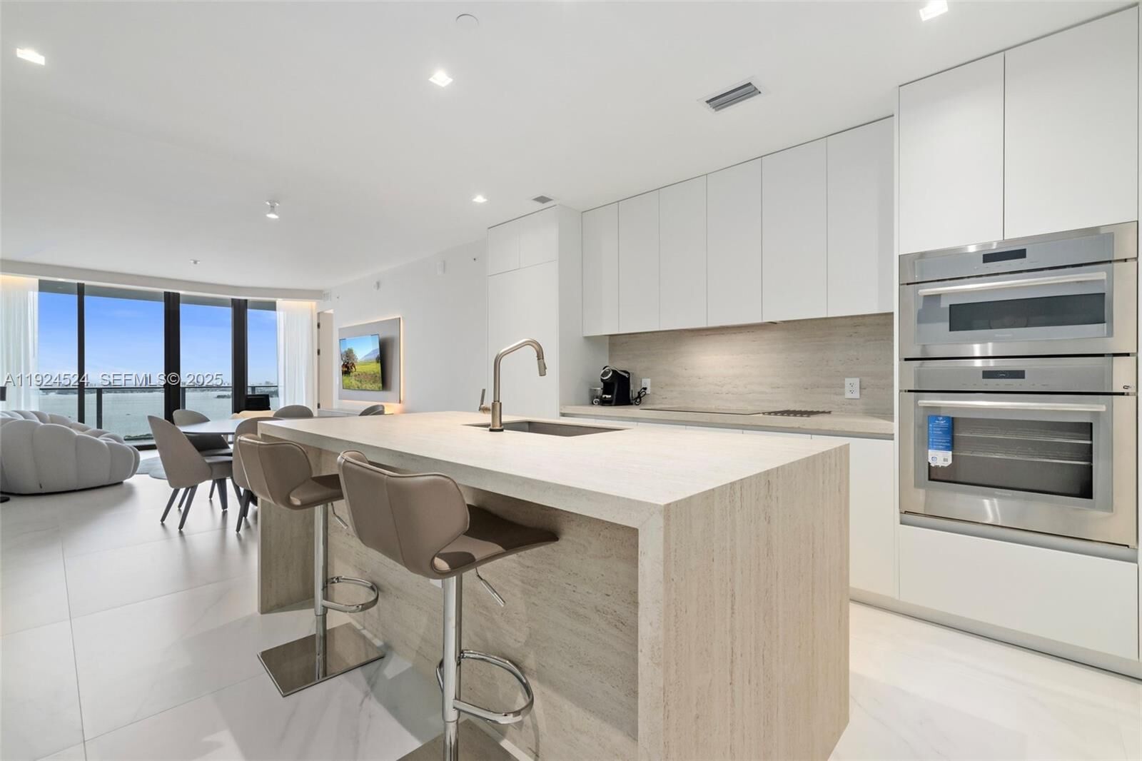 Property Photo:  700 NE 24 2505  FL 33137 