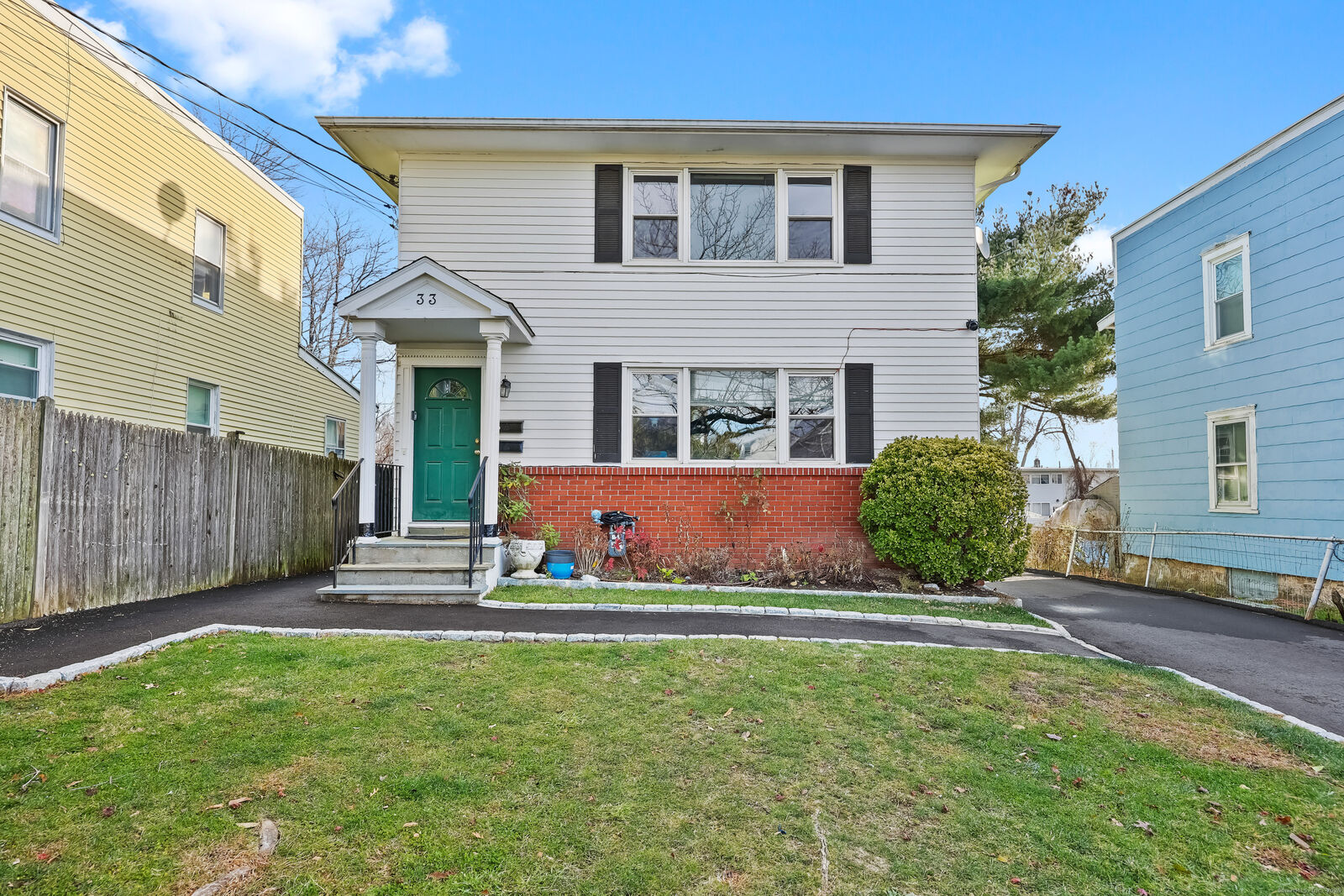 Property Photo:  33 Dora Street  CT 06902 
