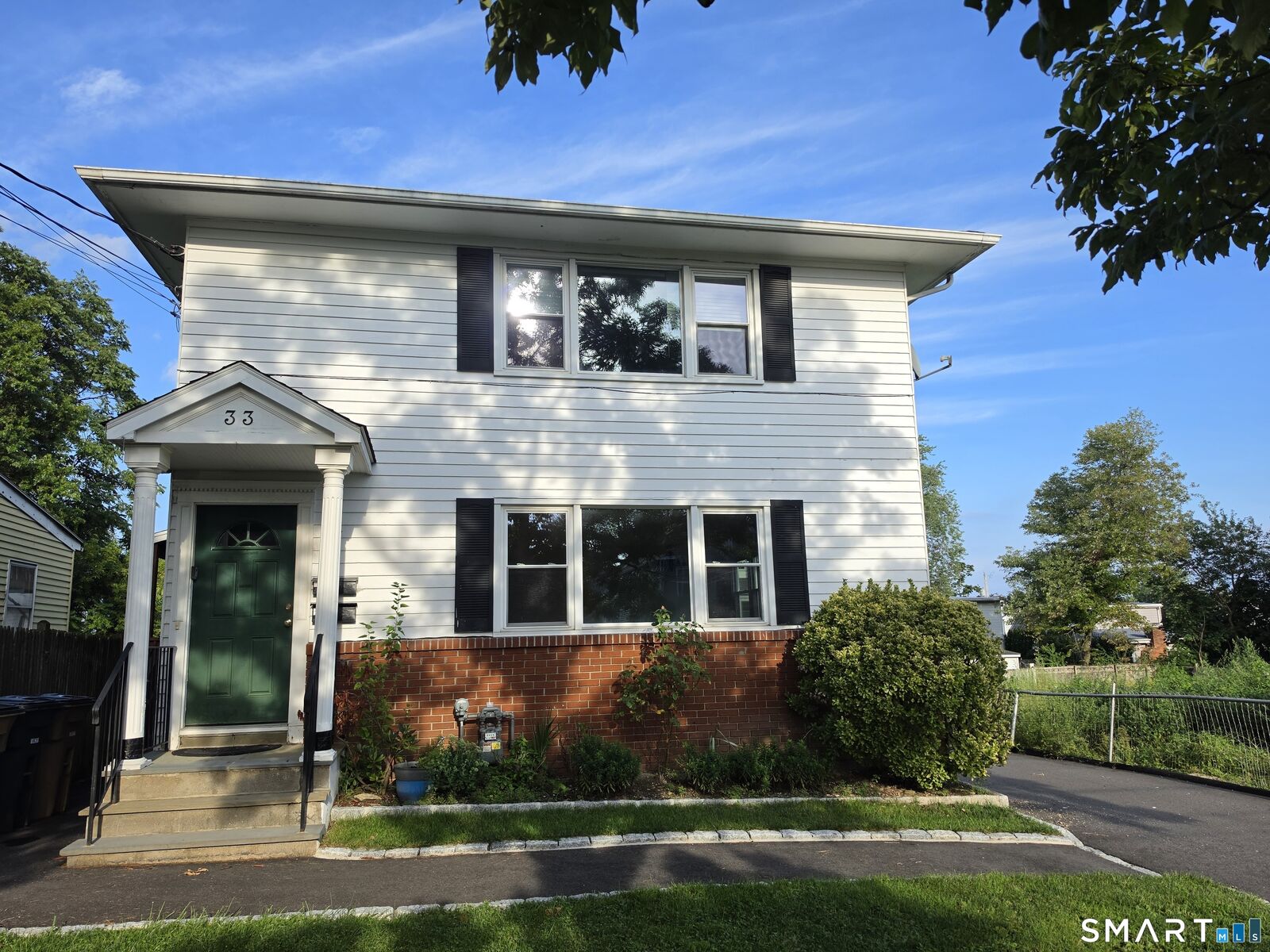 Property Photo:  33 Dora Street  CT 06902 
