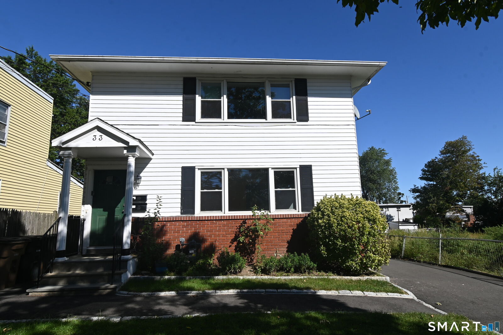 Property Photo:  33 Dora Street  CT 06902 