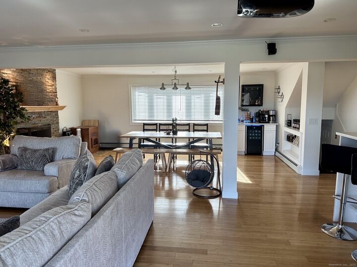 Property Photo:  72 Carson Avenue B  CT 06109 