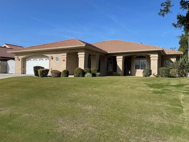 4812 Zinfandel Lane S  Bakersfield CA 93306 photo