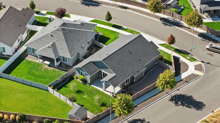 Property Photo: 2548 Clark Ridge Dr WA 99352