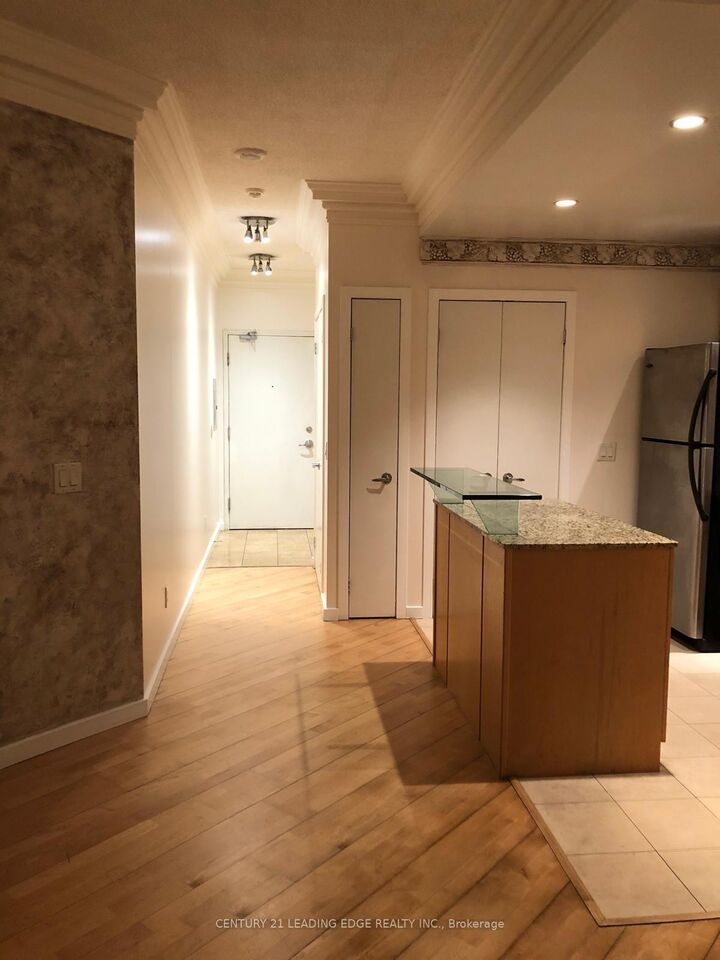 Property Photo:  218 Queens Quay N/A W 1204  ON M5J 2Y6 