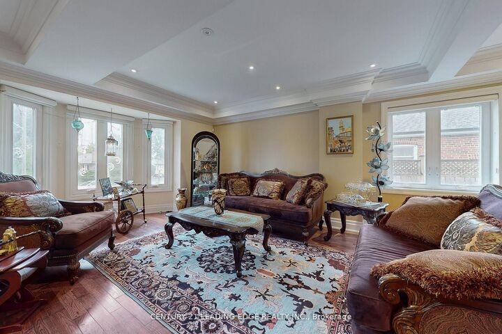 Property Photo:  11 Bellvare Crescent  ON M1R 2M8 