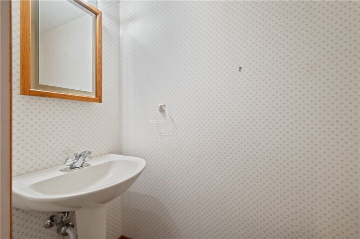 Property Photo:  154 N Jamestown Road  PA 15108 