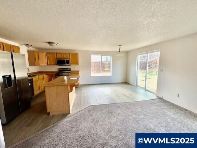 Property Photo: 844 SE Maliah Av OR 97741