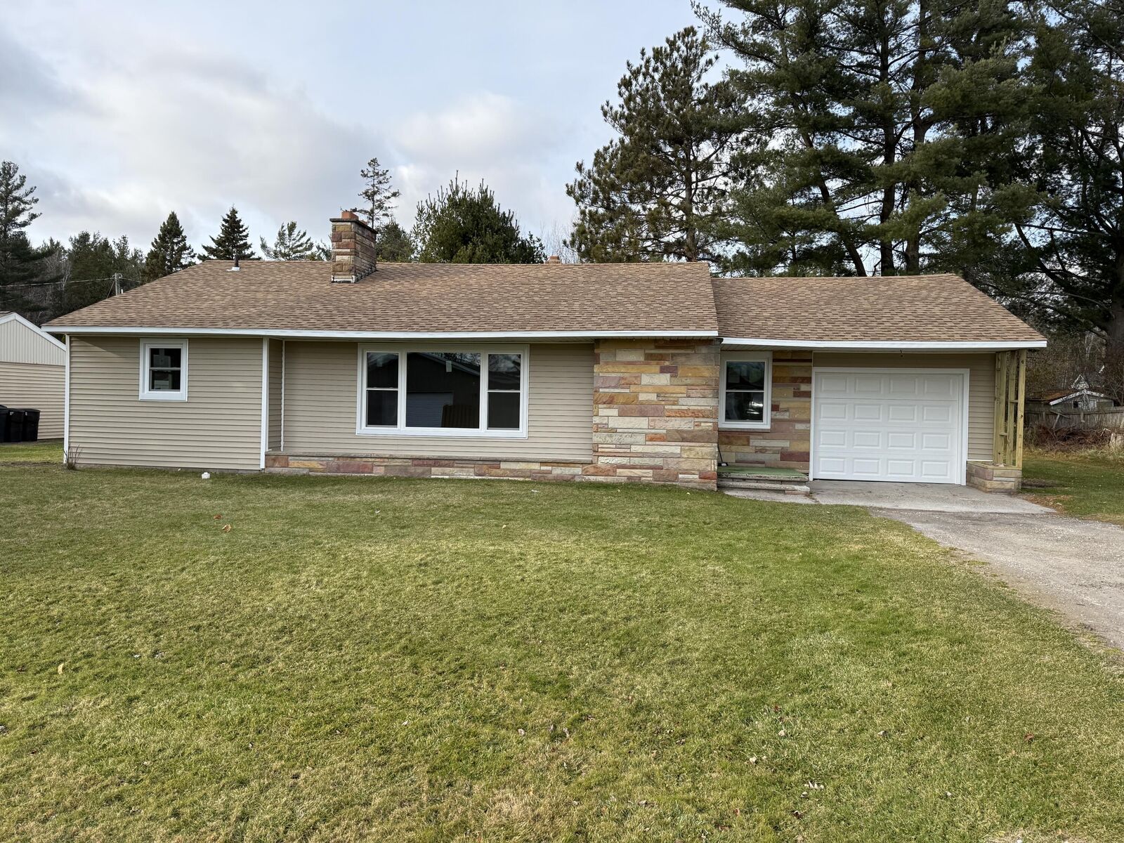 Property Photo:  2904 Connon Street  MI 49707 