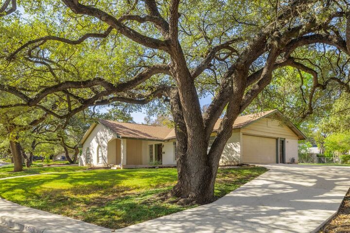 Property Photo: 8406 Shenandoah Drive TX 78753