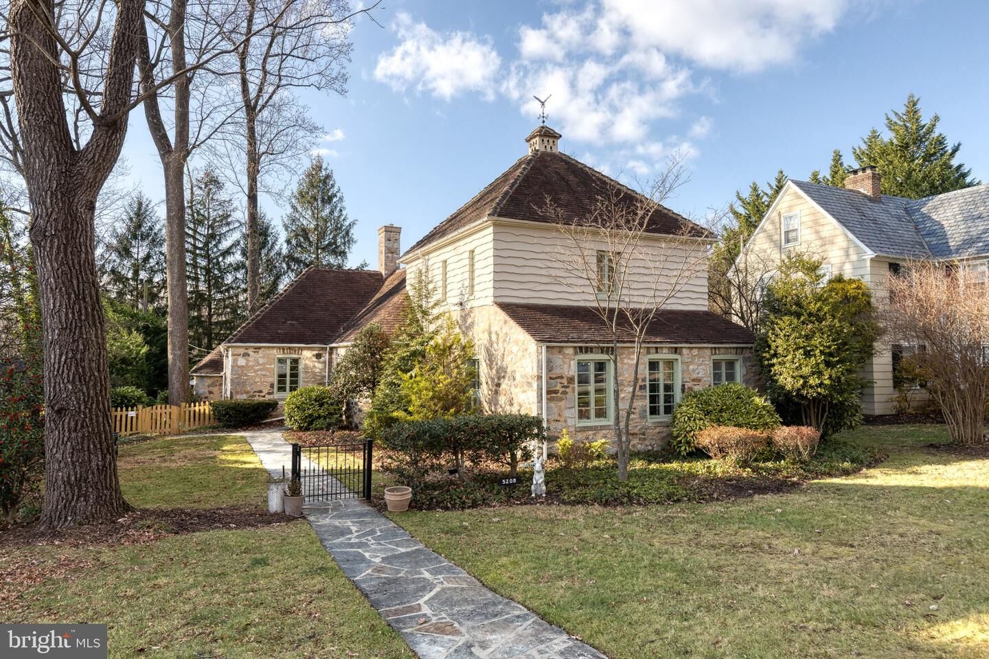 Property Photo: 5208 Tilbury Way MD 21212