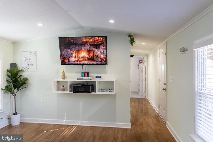 Property Photo:  2000 Grovewood  MD 20731 