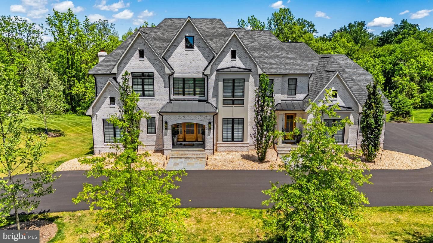 Property Photo:  37291 Seabiscuit Park Place  VA 20117 