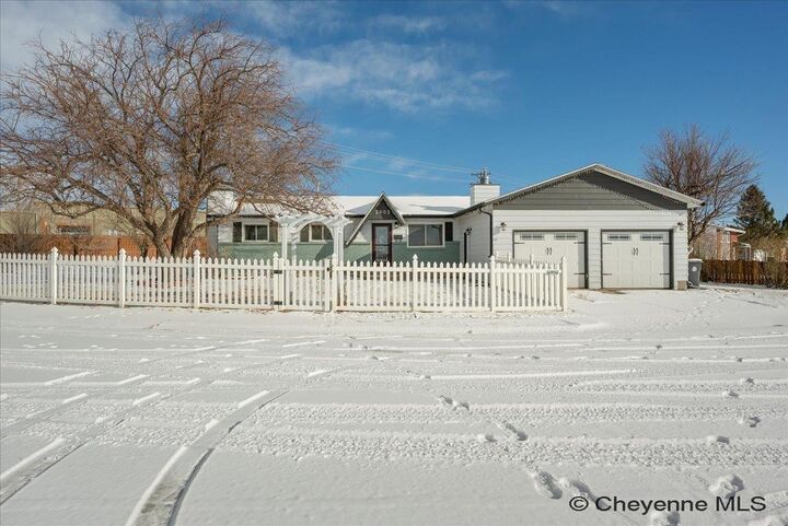 Property Photo: 3002 Homestead Ave WY 82001