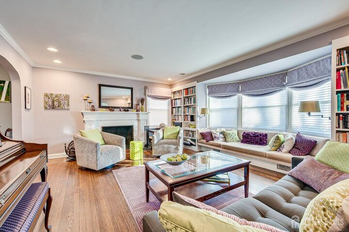 Property Photo:  62 Spring Street  NJ 08840 