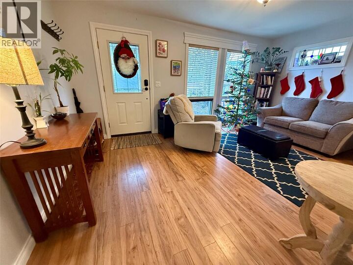 Photo de la propriété: 3400 8th Avenue BC V1N 2Y4