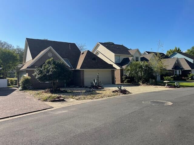 Property Photo:  810 Fairway Lakes Drive  FL 32578 