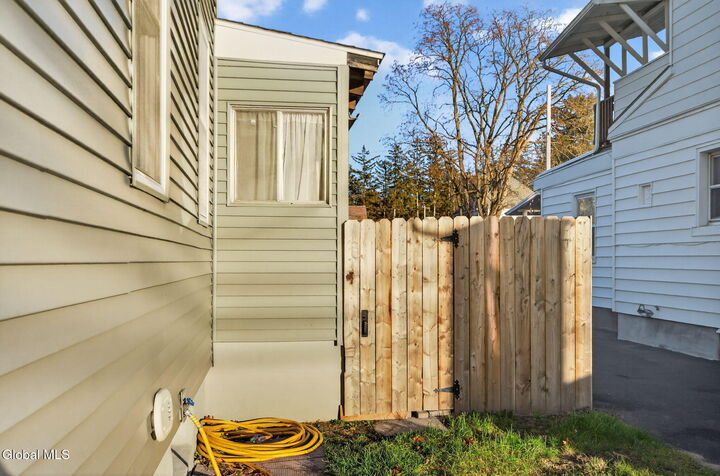 Property Photo: 54 Vley Road NY 12302