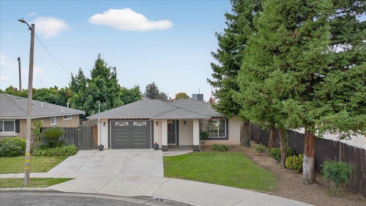 Property Photo:  4776 E Rialto Ave  CA 93726 