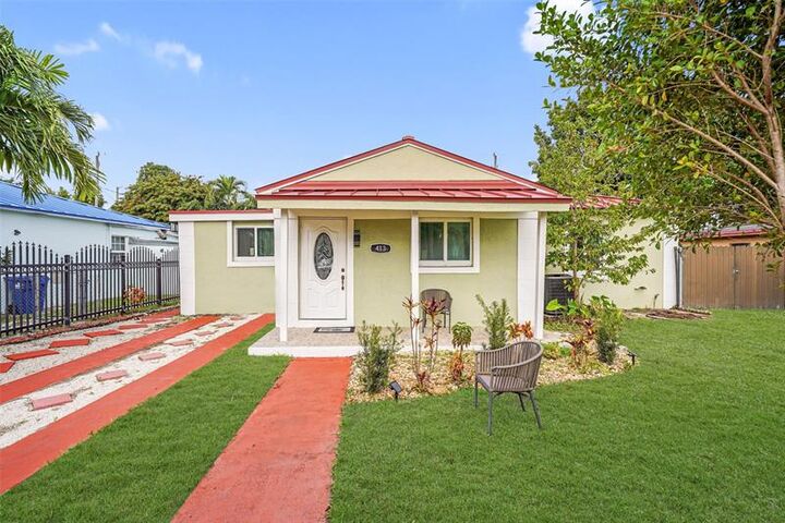 Property Photo: 413 NW 100th Ter FL 33150