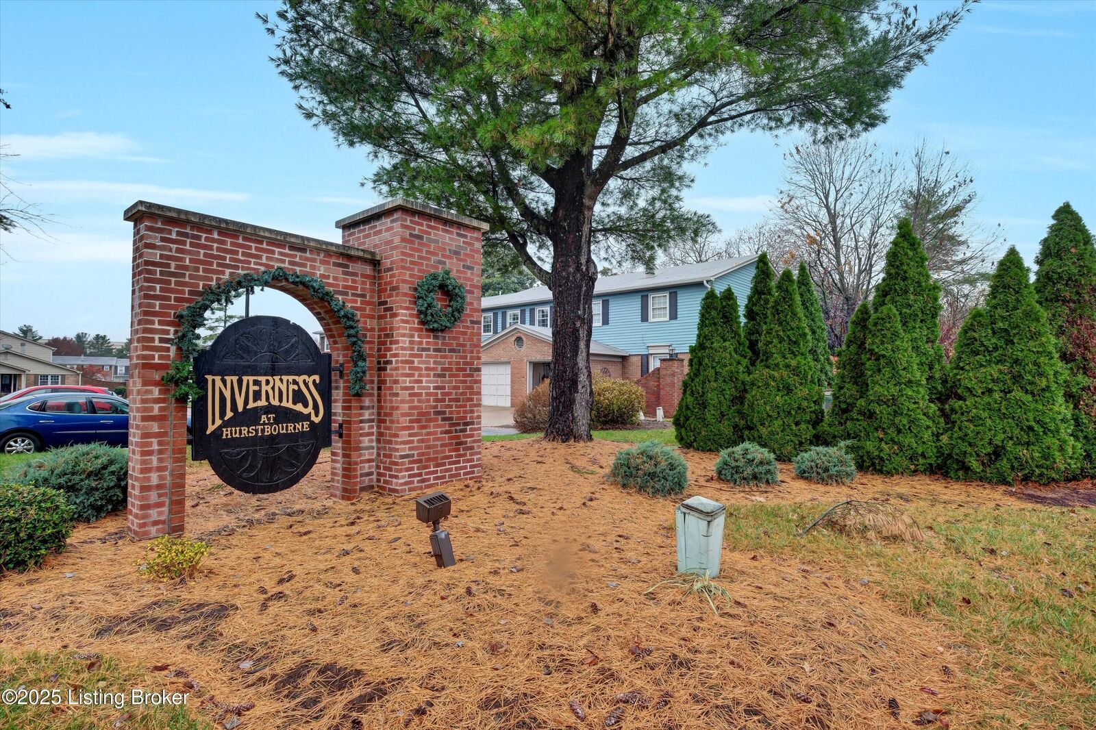 Property Photo: 1208 Dalmally Ct KY 40222