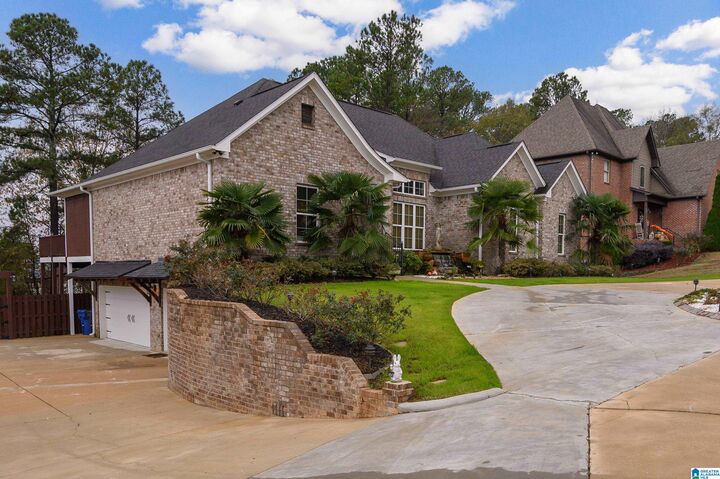 Property Photo:  1024 Asbury Circle  AL 35022 