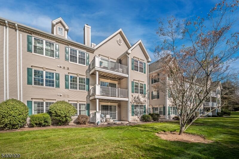 Property Photo: 818 Magnolia Ln NJ 08876