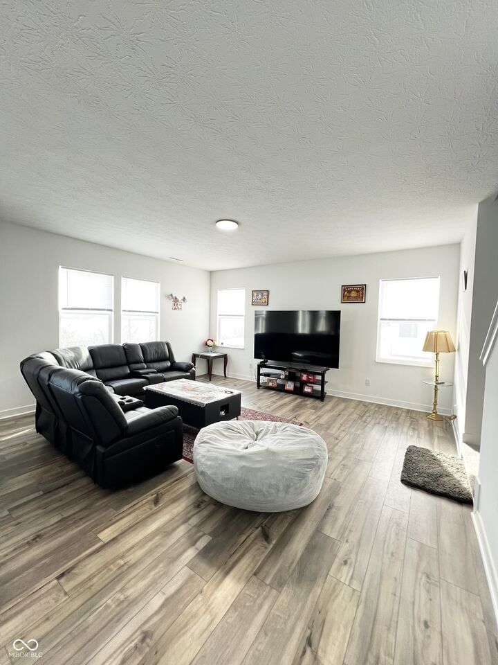 Property Photo: 2725 Linwood Avenue IN 46143