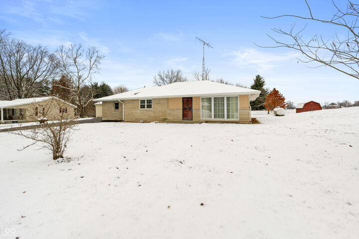 Property Photo:  6742 E County Road 900 N  IN 47274 
