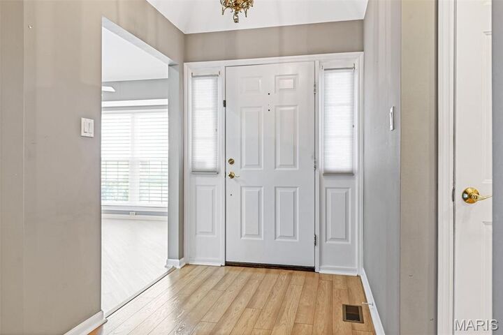 Property Photo:  853 Braefield Court  MO 63017 