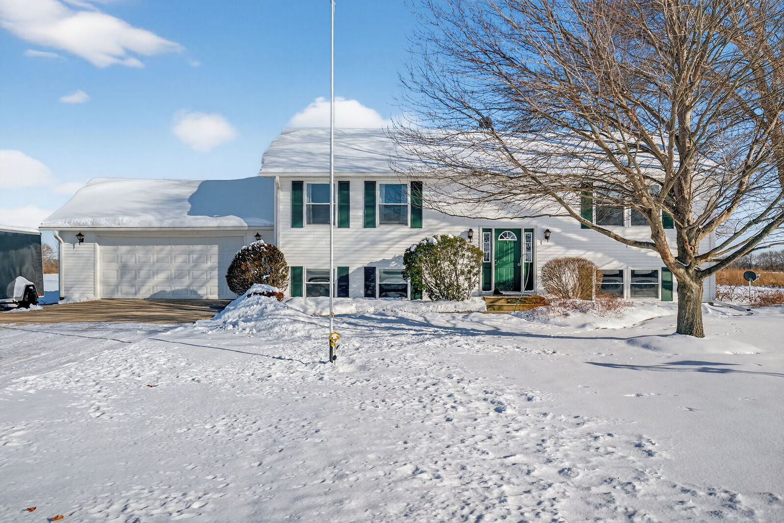 Property Photo:  2420 N Dwight Road  IL 60450 