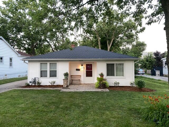 Property Photo: 1009 Osmond Avenue IL 60002