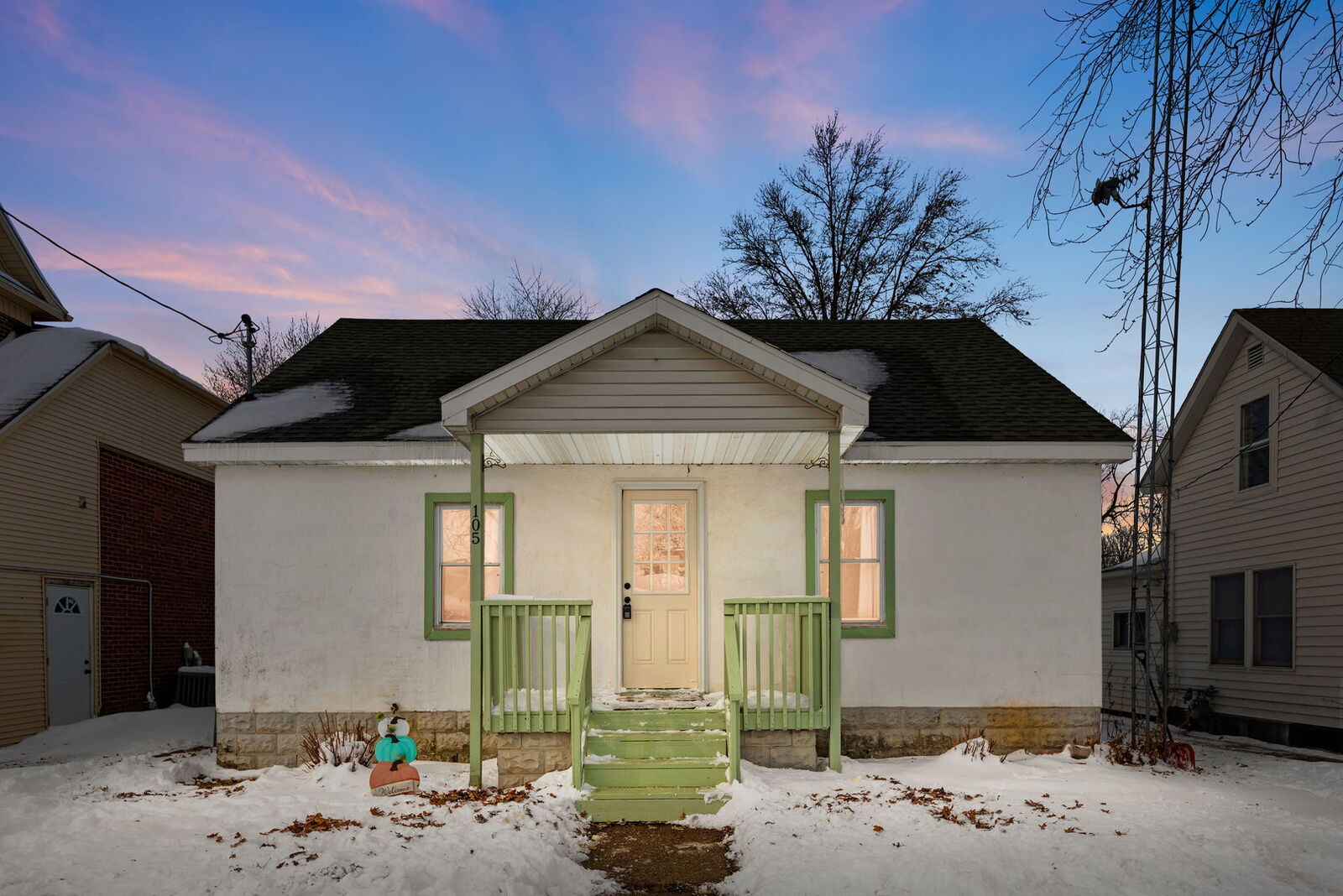 Property Photo:  105 N 3rd Street  IL 60951 