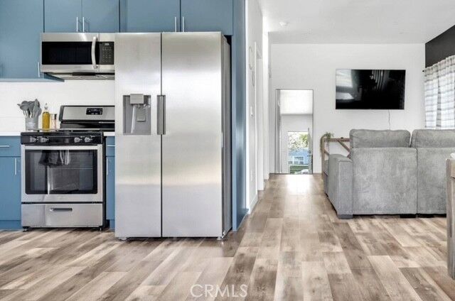 Property Photo:  219 S Greenwood B  CA 90640 