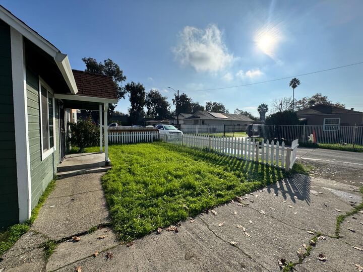 Property Photo: 3261 24th Avenue CA 95820
