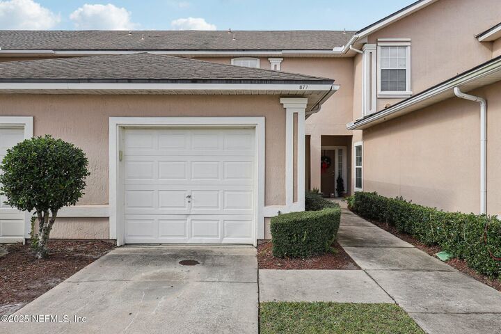 Property Photo:  877 Southern Creek Drive  FL 32259 