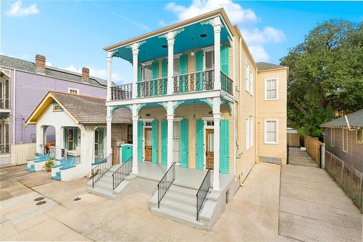 Property Photo:  813 Spain Street  LA 70117 