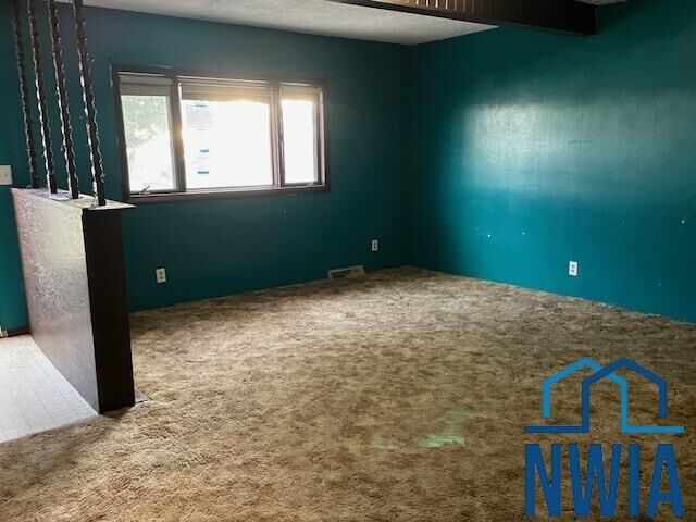 Property Photo: 208 N 9th St NE 68769