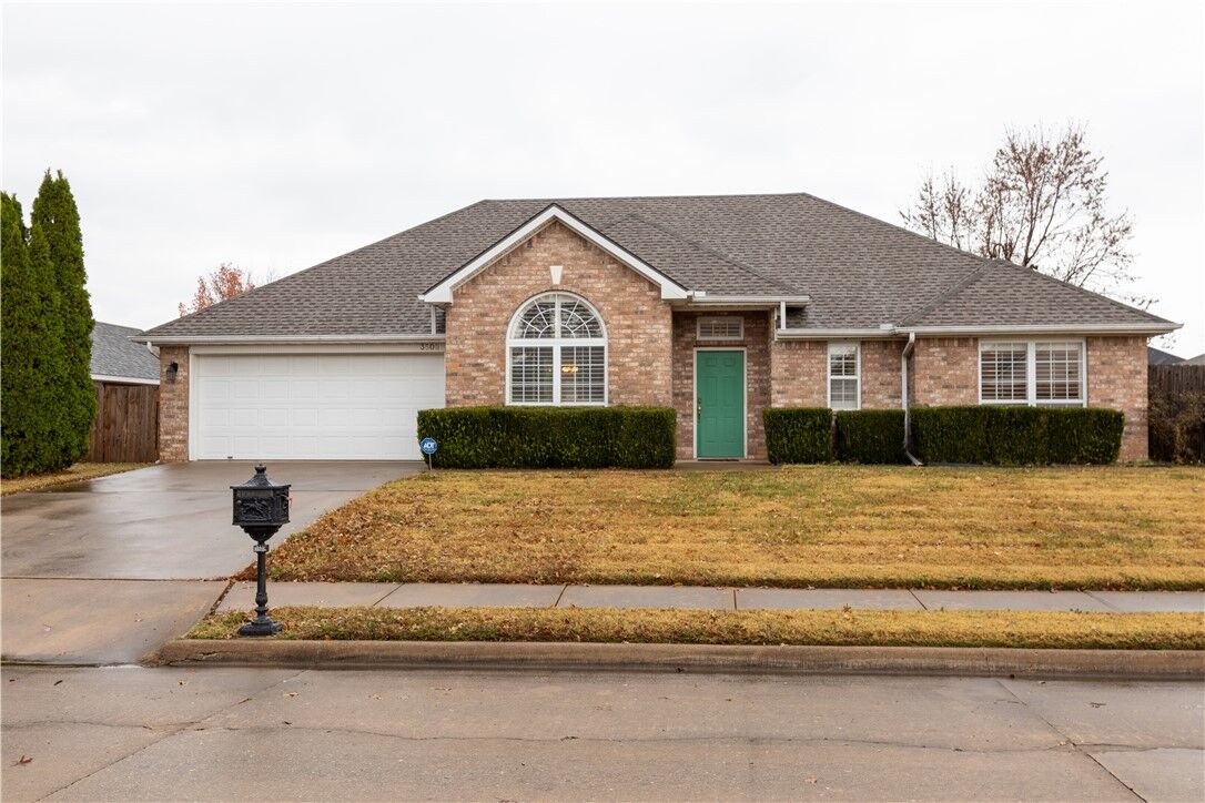 Property Photo: 3505 W Center Street AR 72756