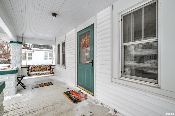 Property Photo:  118 Crescent Avenue  IL 61611 