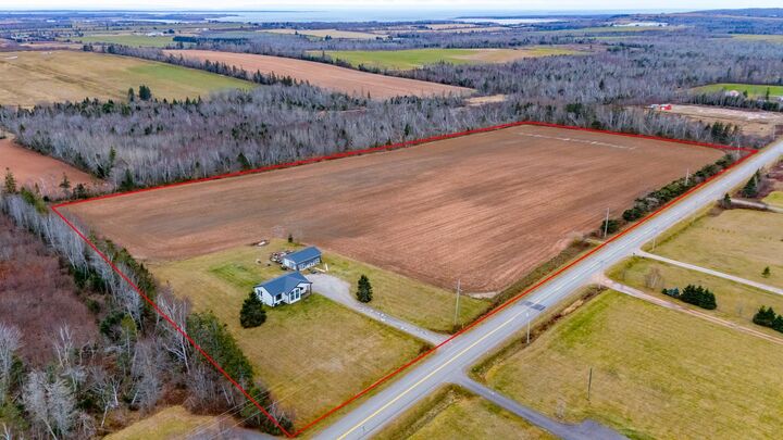 Photo de la propriété:  674 48 Road  PE C1B 3K4 