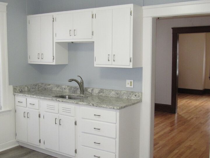 323 Lincoln Street 2R  Worcester MA 01605 photo