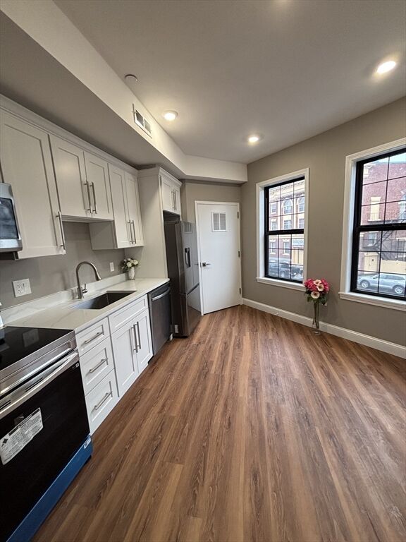 Property Photo:  13 Nahant Street 2D  MA 01902 