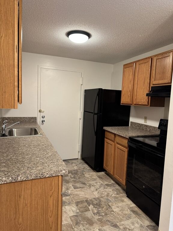 Property Photo:  4 Village Rock Lane 9  MA 01760 