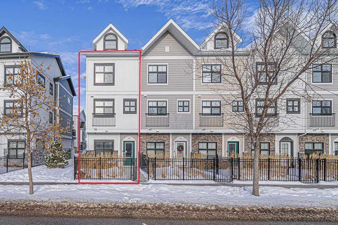 Property Photo:  69 Les Jardins Park SE  AB T2C 5V3 