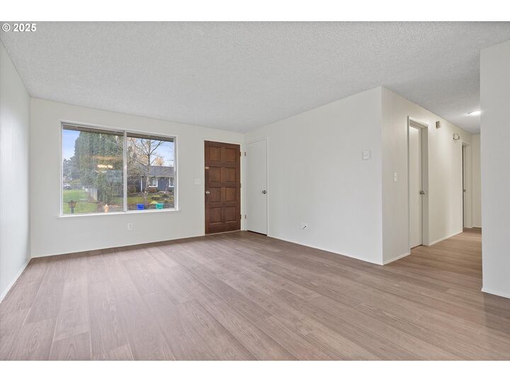 Property Photo: 3210 NE 2nd Ct OR 97030