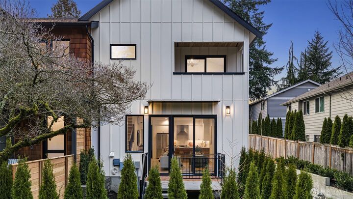 9511  132nd Avenue NE B  Kirkland WA 98033 photo